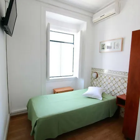 בית הארחה Residencial Mar Dos Acores 2*