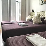 بيت ضيافة ريزيدينسيال مار دوس أكوريس بيت ضيافة Lisboa