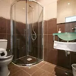 بيت ضيافة ريزيدينسيال مار دوس أكوريس 2*
