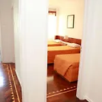 بيت ضيافة ريزيدينسيال مار دوس أكوريس بيت ضيافة Lisboa